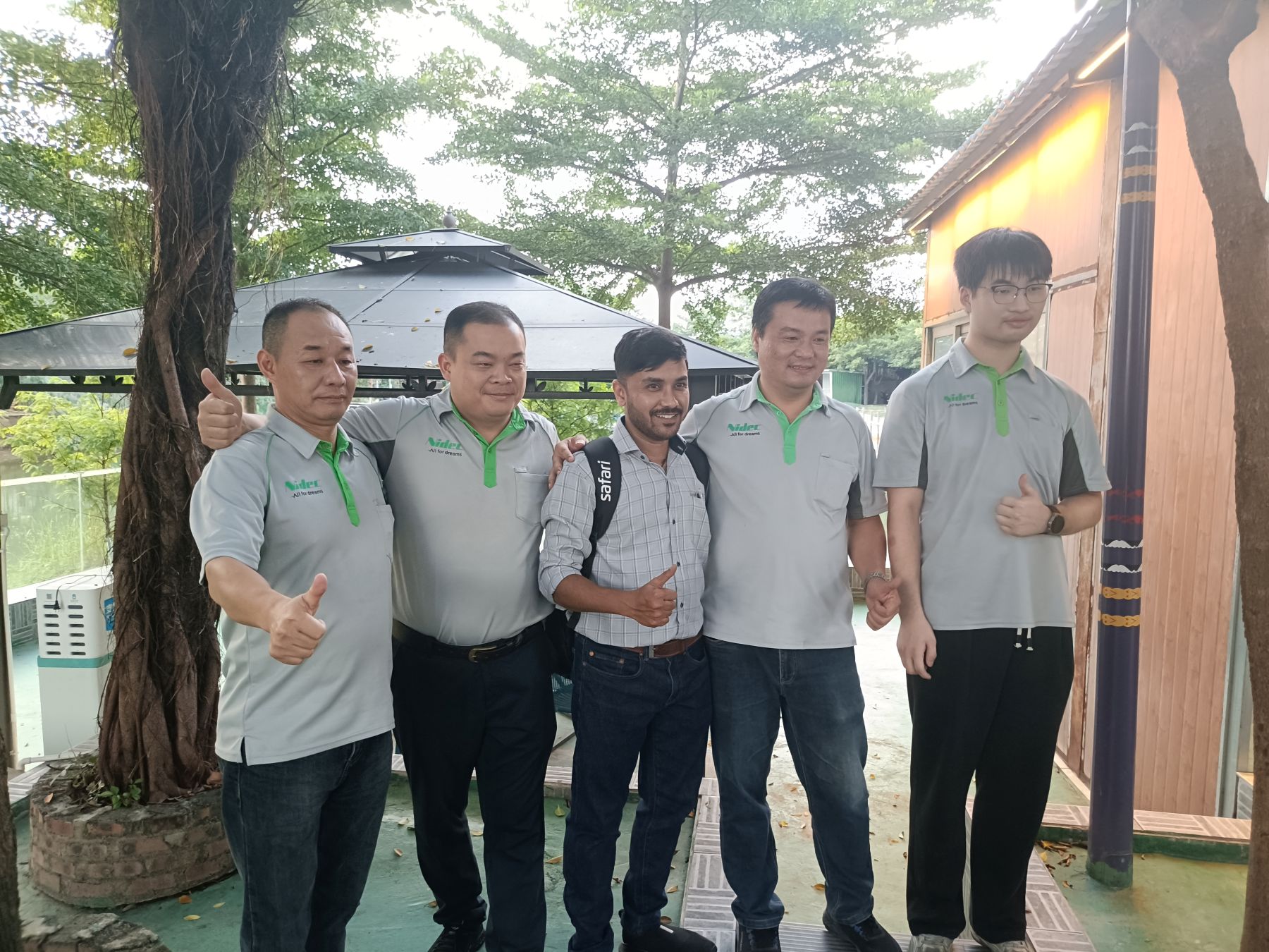 Działalność dotycząca jakości między maszyną trakcyjną windy Nidec w Chinach i Indiach